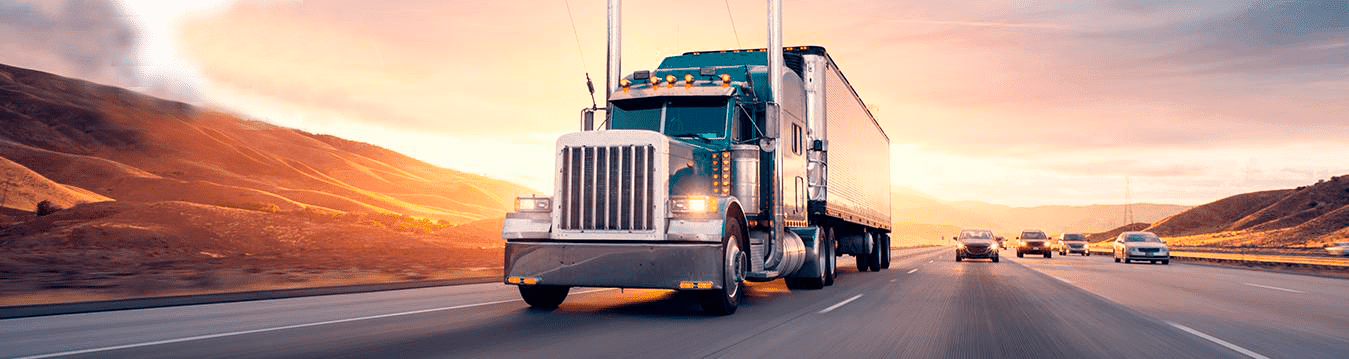 Aceites de motor Quartz de TotalEnergies para camiones, buses y automóviles de pasajeros. 